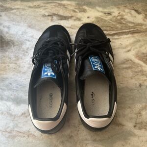 Adidas sambas